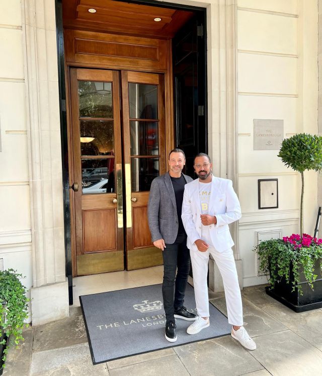 Back in Chelsea 🇬🇧 for afternoon tea ☕️ and LPR 🍾🥂 to celebrate my brothers birthday in style @the_lanesborough 👑❤️💯 so very beautiful and classic just 5 mins from our home 🏡 HAPPY BIRTHDAY @cafe432 🎂 big love and can’t wait for Ibiza and Venice 🎧❤️‍🔥🪩🔥