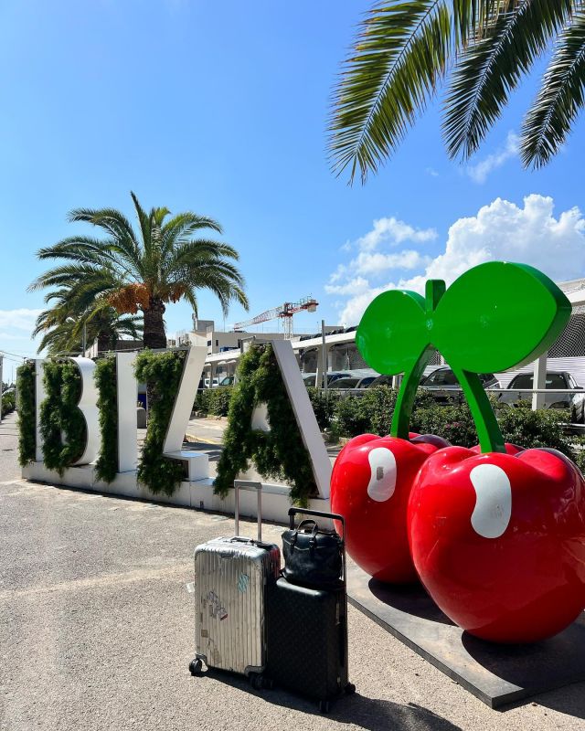 Yes IBIZA 🍒 we have an amazing week ahead with my brothers wedding 💍💞 then back to back gigs with @barbaratuckersings ❤️ @dawntallman ❤️ @charlottesmall625 ❤️ @djbooker_t ❤️‍🔥 @cafe432 🔥 @djastonevans 💣💥 what a vibe 💯❤️‍🔥🔥