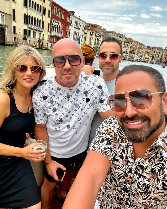 Absolute blinder of a time in Venice 🔥❤️‍🔥 big love to our hosts @davidfiorese @spiritofhouseit 🇮🇹❤️ and of course my awesome UK squad 🇬🇧 @cafe432 🎧 @djastonevans 💣 @amsongstress 🎤 @theshelterlpool 🚀 extra special thanks to everyone who came out to our packed out boat party and danced together day into night ⛴️💃🏼🪩💥